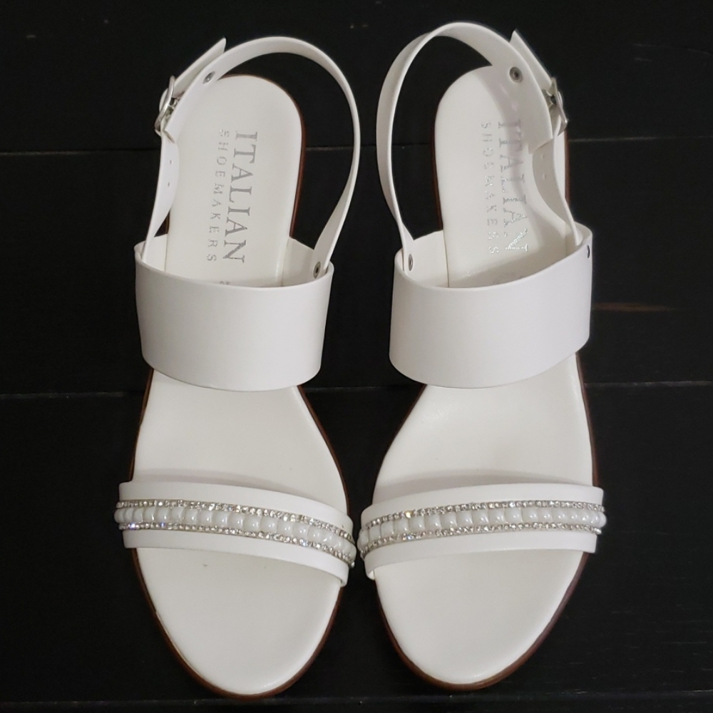 Italian Shoemakers White Strap Pump Sz 9